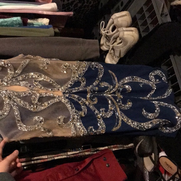 Dress - Picture 2 of 4